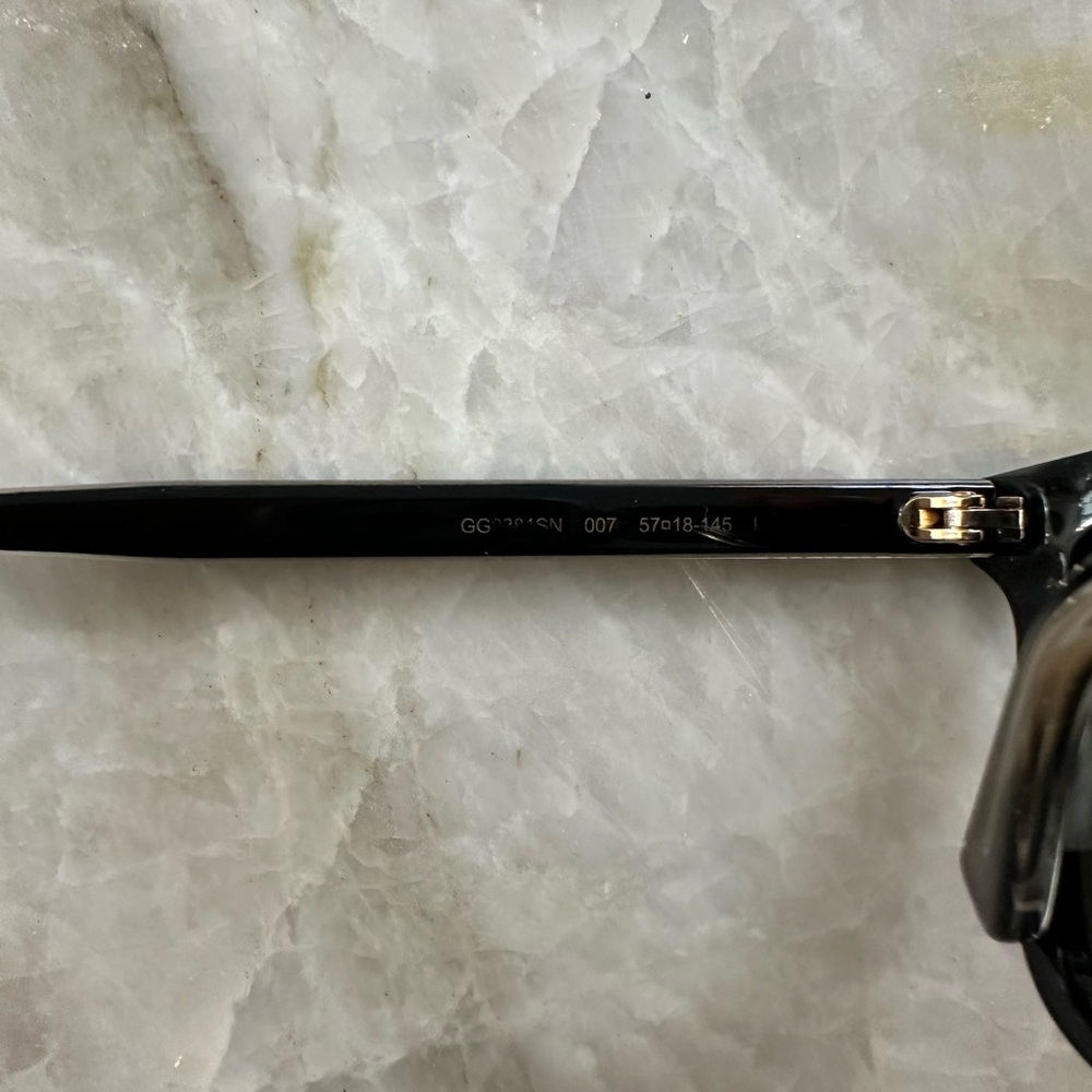 Gucci Sunglasses - Picture 5 of 5